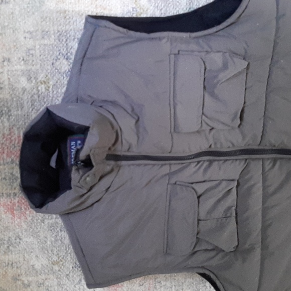 Men's size medium gray Coleman vest - Picture 2 of 7